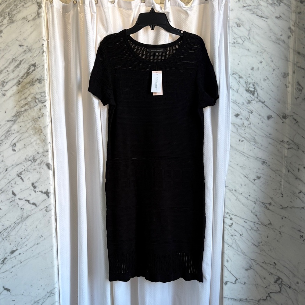 Black Short Sleeve Knit Dress